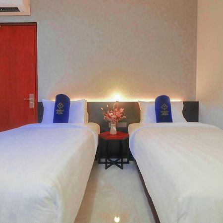 Hotel Youstay Semarang Bagian luar foto