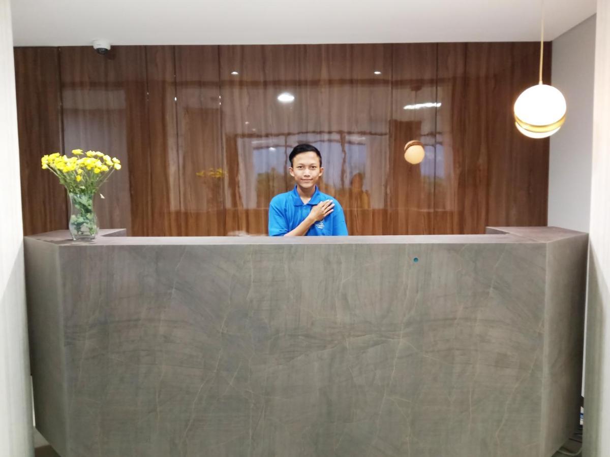 Hotel Youstay Semarang Bagian luar foto