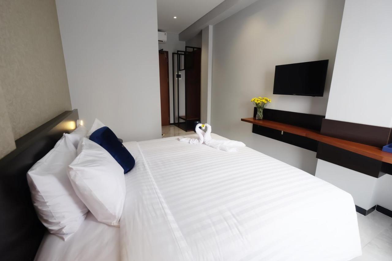 Hotel Youstay Semarang Bagian luar foto