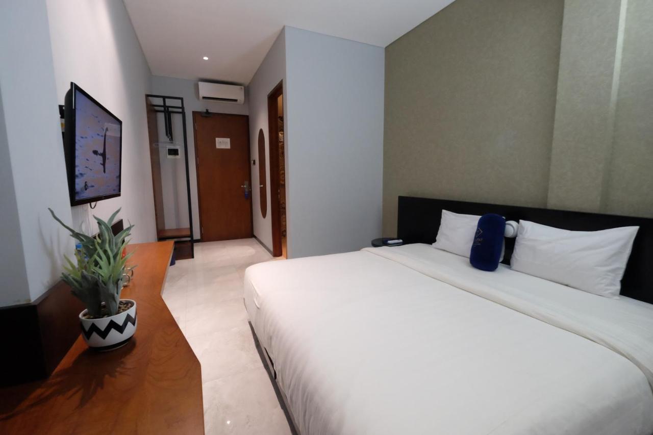 Hotel Youstay Semarang Bagian luar foto