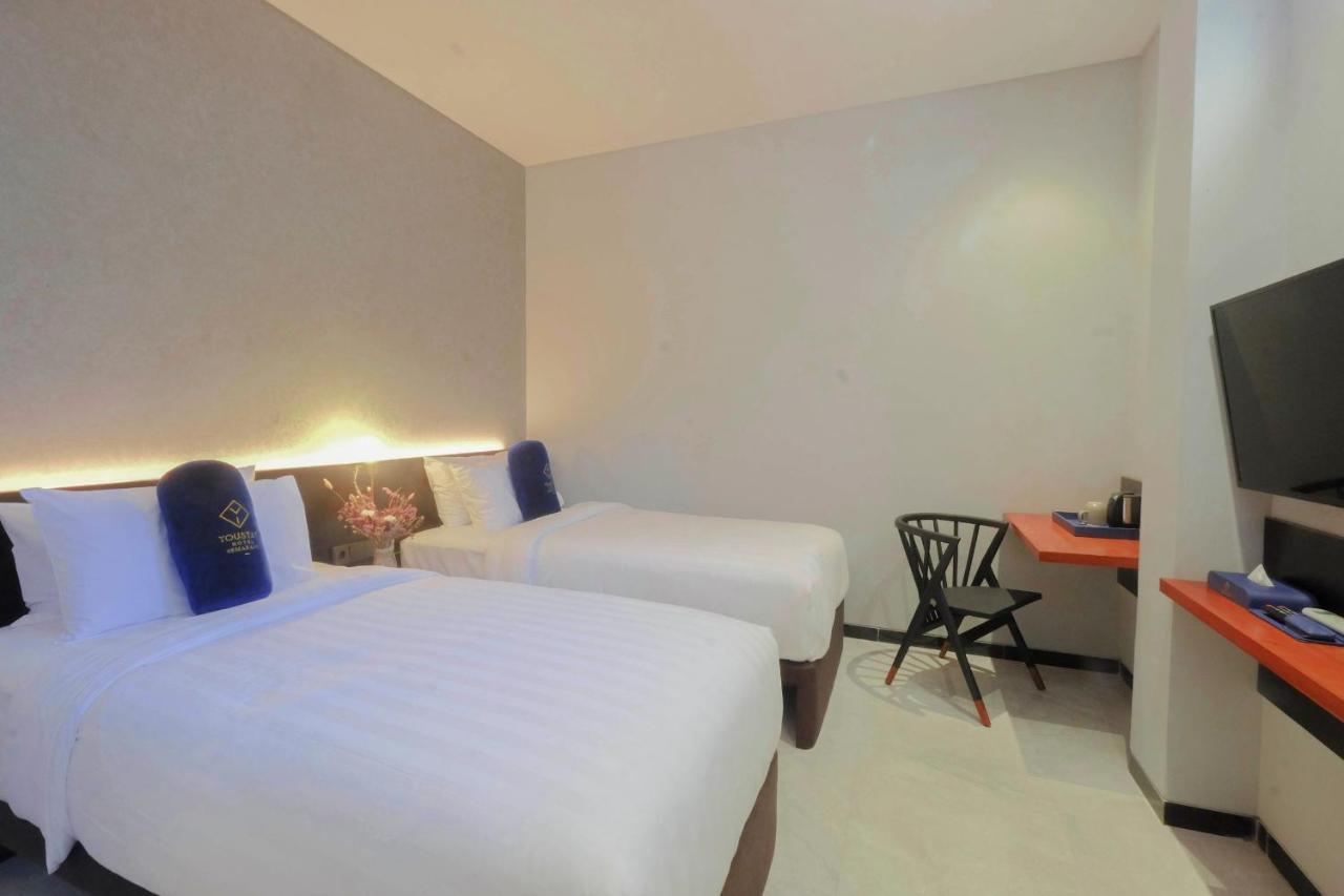 Hotel Youstay Semarang Bagian luar foto