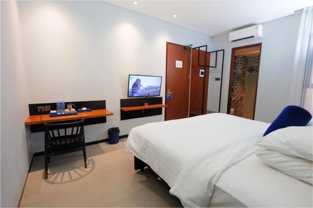 Hotel Youstay Semarang Bagian luar foto